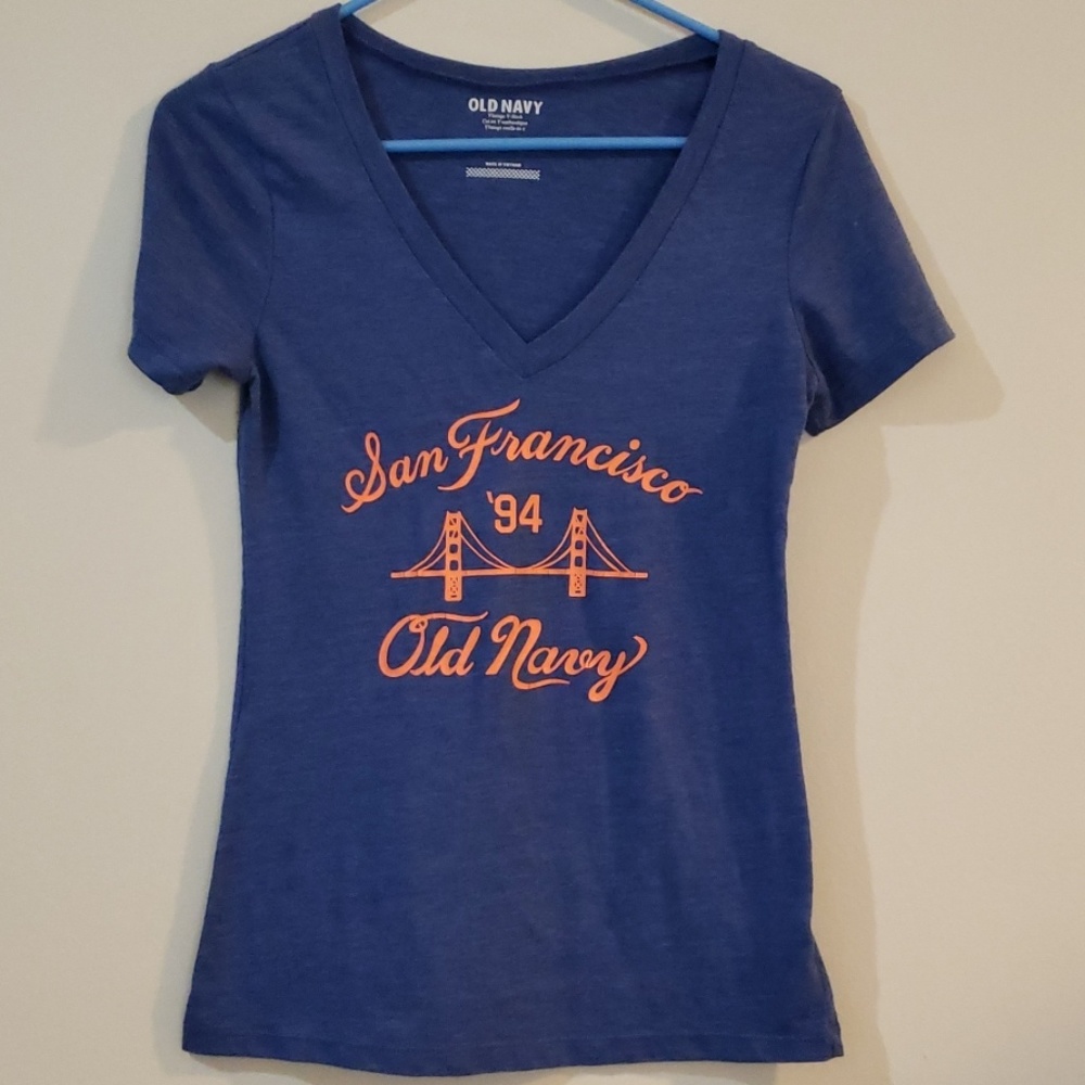 Old Navy V-Neck San Francisco Graphic T-Shirt XS